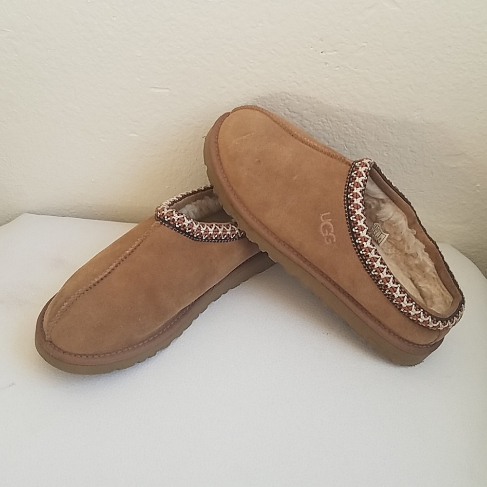 UGG SLIPPERS